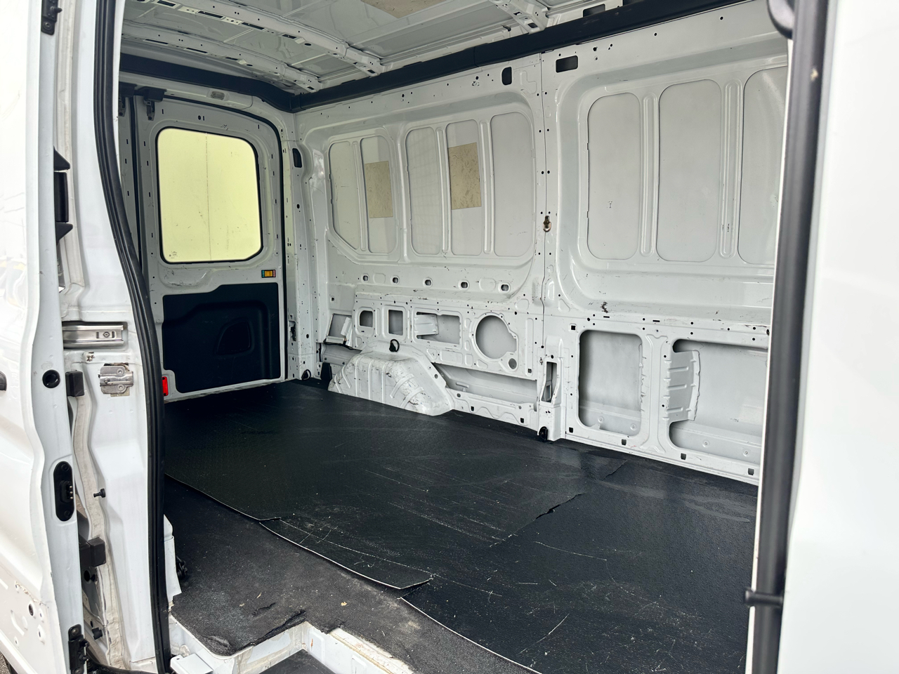 Ford Transit 250 Van Med. Roof w/Sliding Pass. 148-in. WB 2016