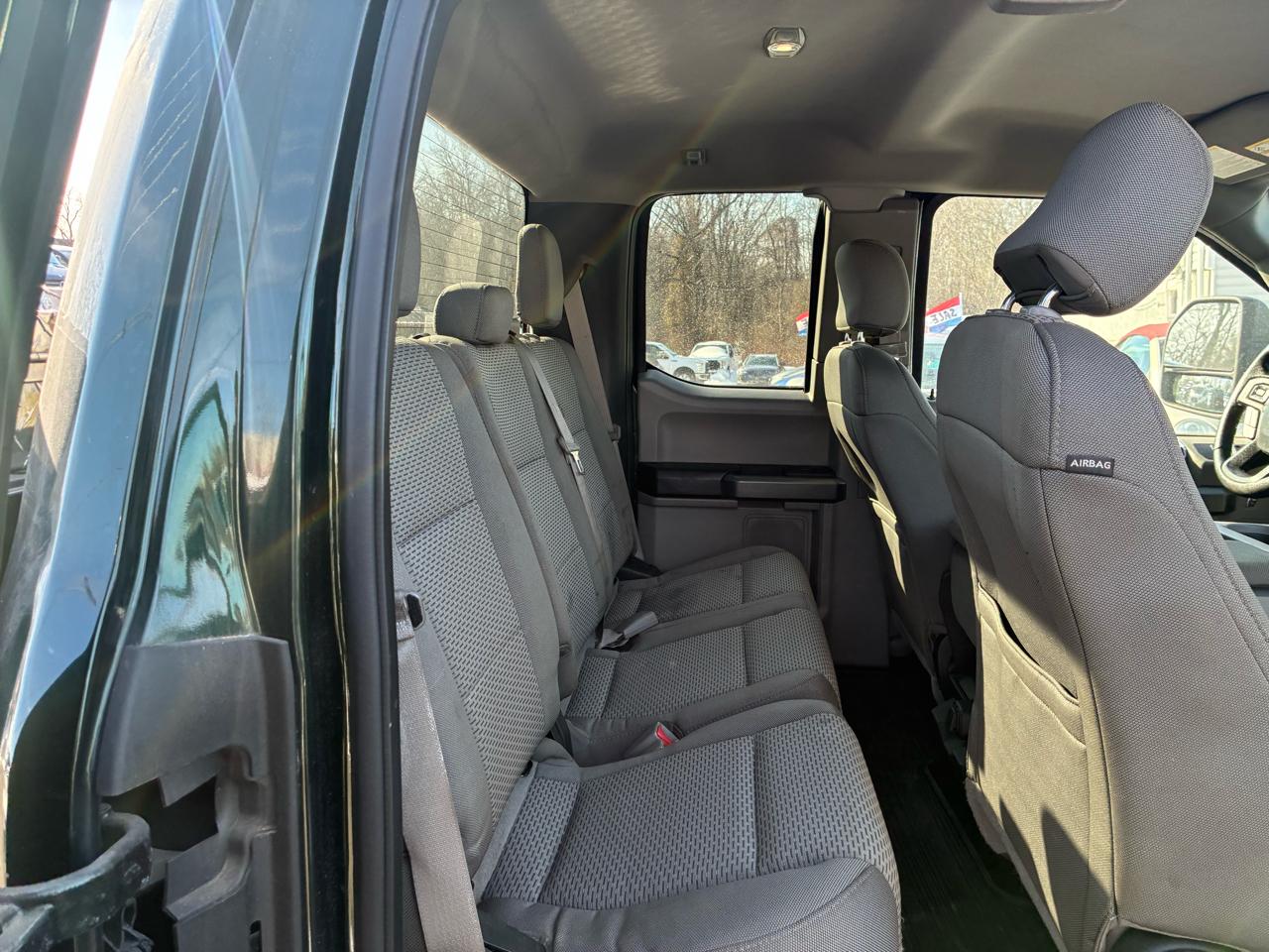 Ford F-150 XLT SuperCrew 4WD 2016