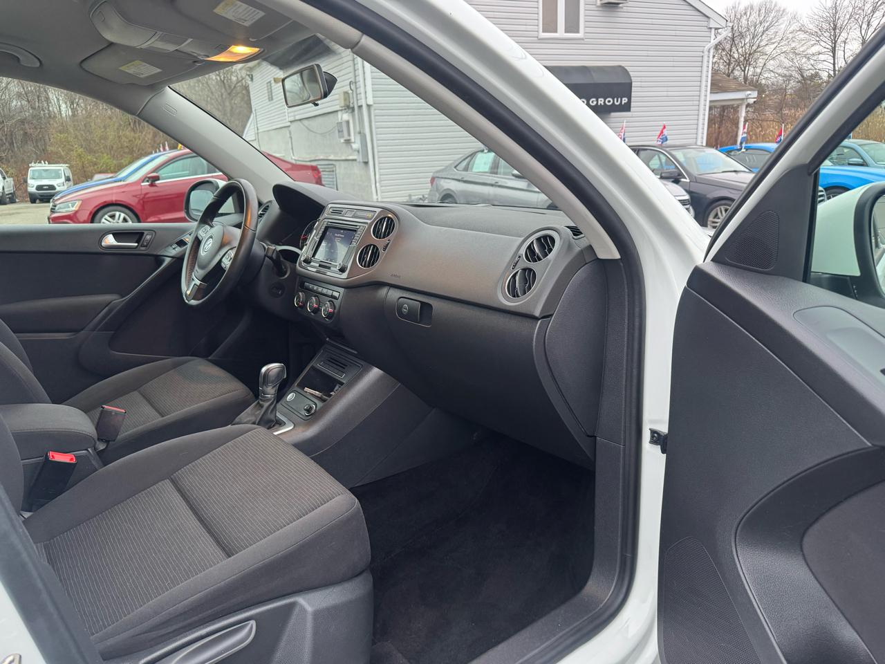 Volkswagen Tiguan S 4Motion 2018