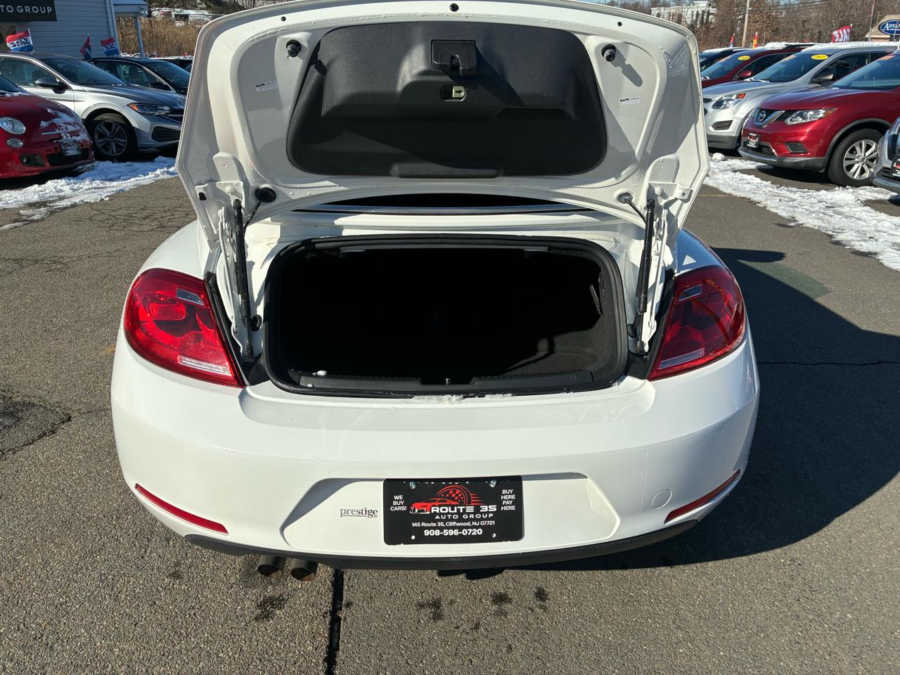 Volkswagen Beetle 2.5L Convertible 2013