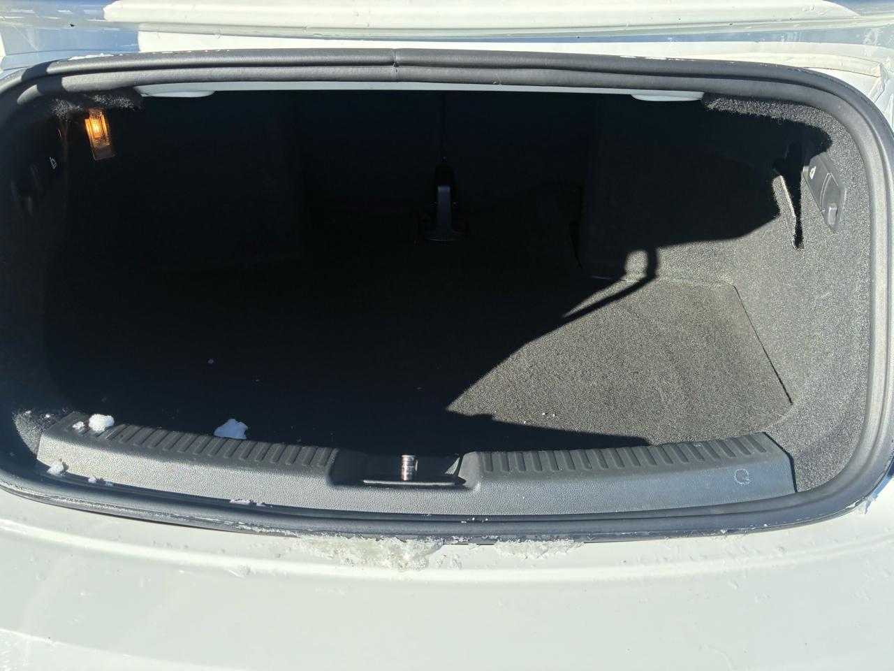 Volkswagen Beetle 2.5L Convertible 2013