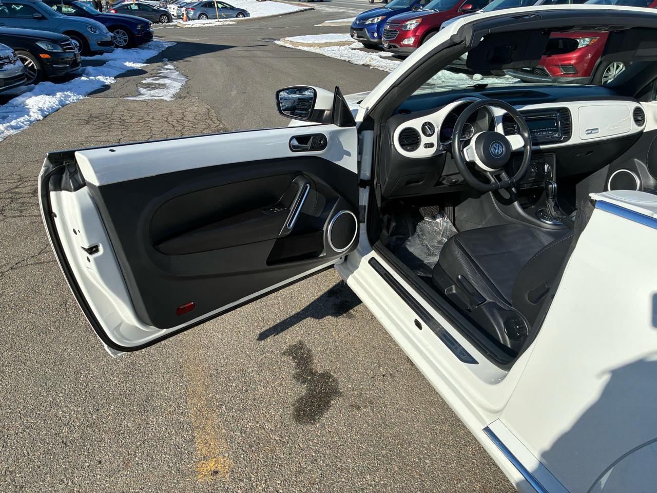 Volkswagen Beetle 2.5L Convertible 2013