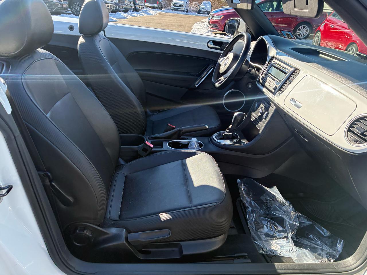 Volkswagen Beetle 2.5L Convertible 2013