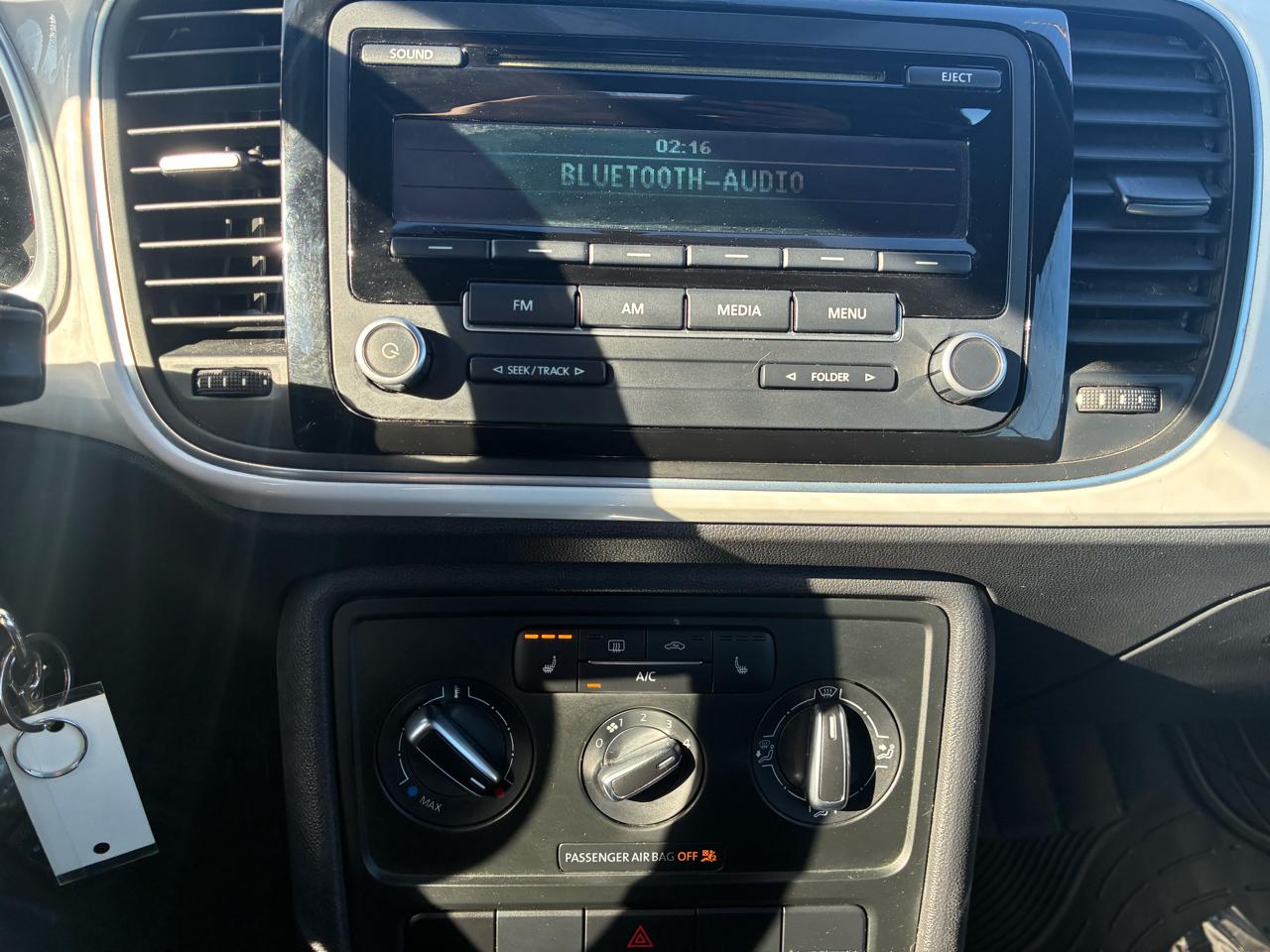 Volkswagen Beetle 2.5L Convertible 2013