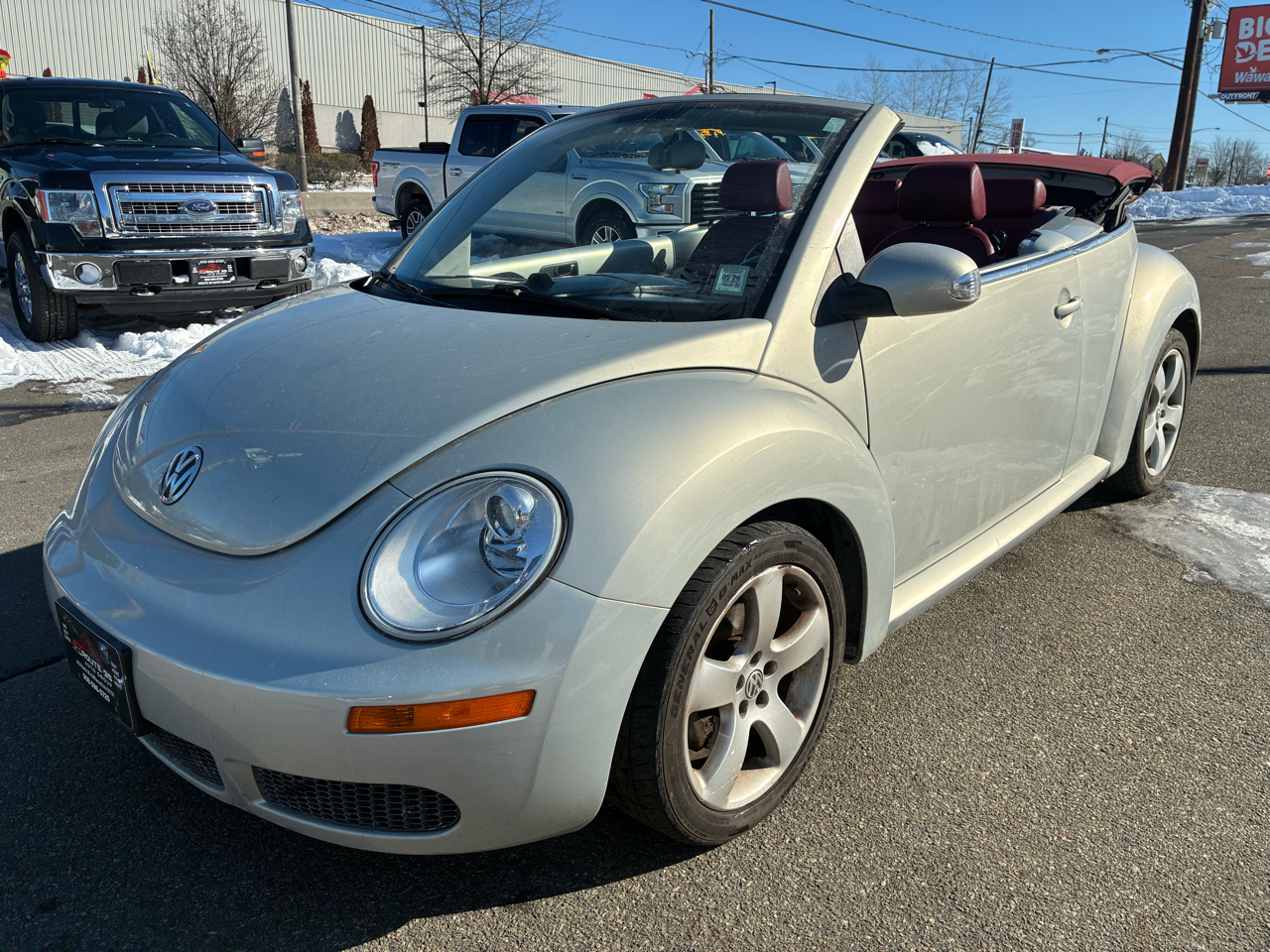 Volkswagen New Beetle S PZEV Convertible 2009
