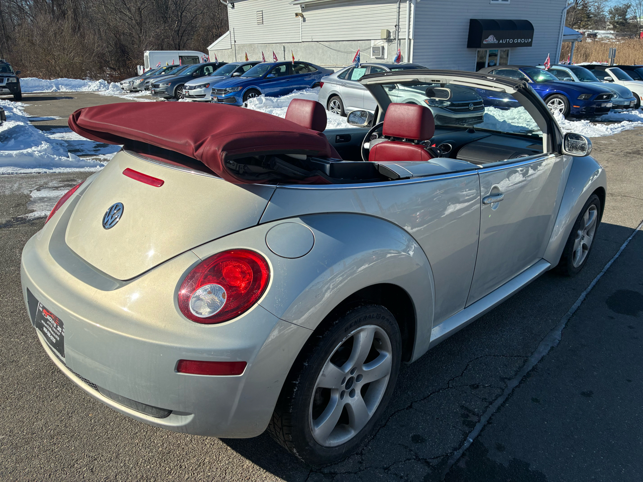 Volkswagen New Beetle S PZEV Convertible 2009