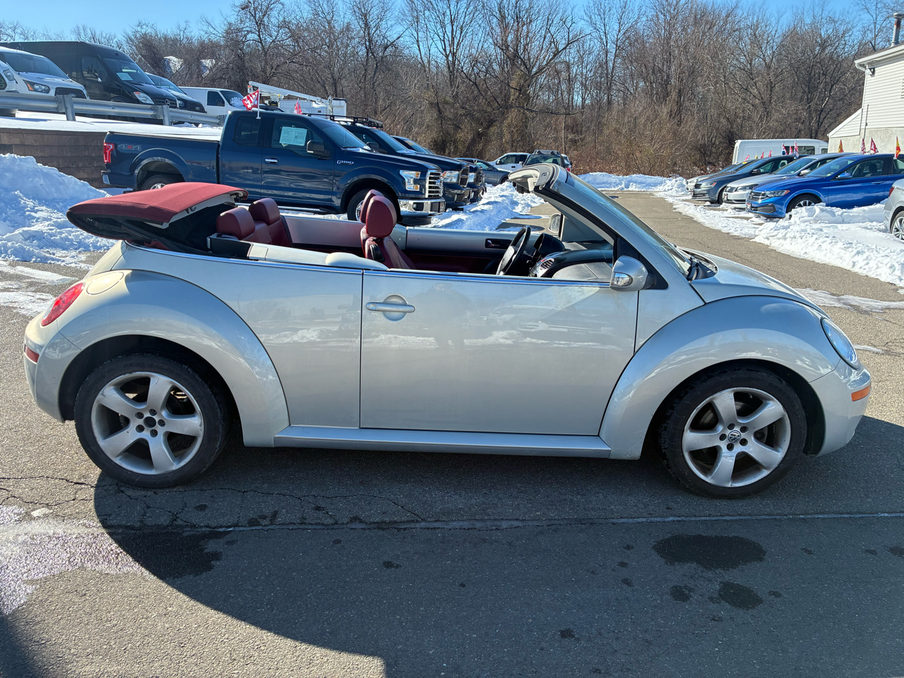 Volkswagen New Beetle S PZEV Convertible 2009