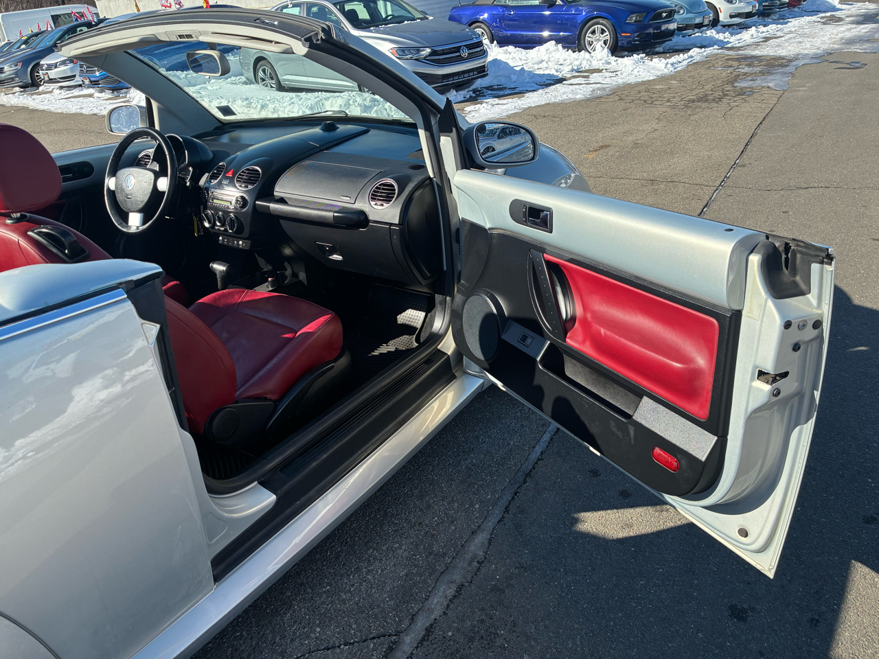 Volkswagen New Beetle S PZEV Convertible 2009