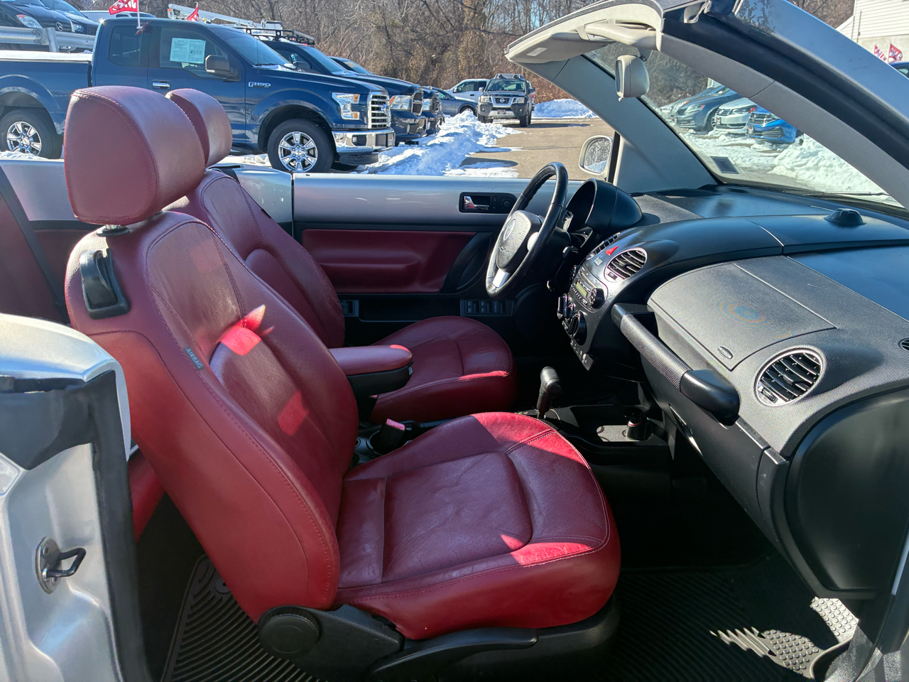 Volkswagen New Beetle S PZEV Convertible 2009