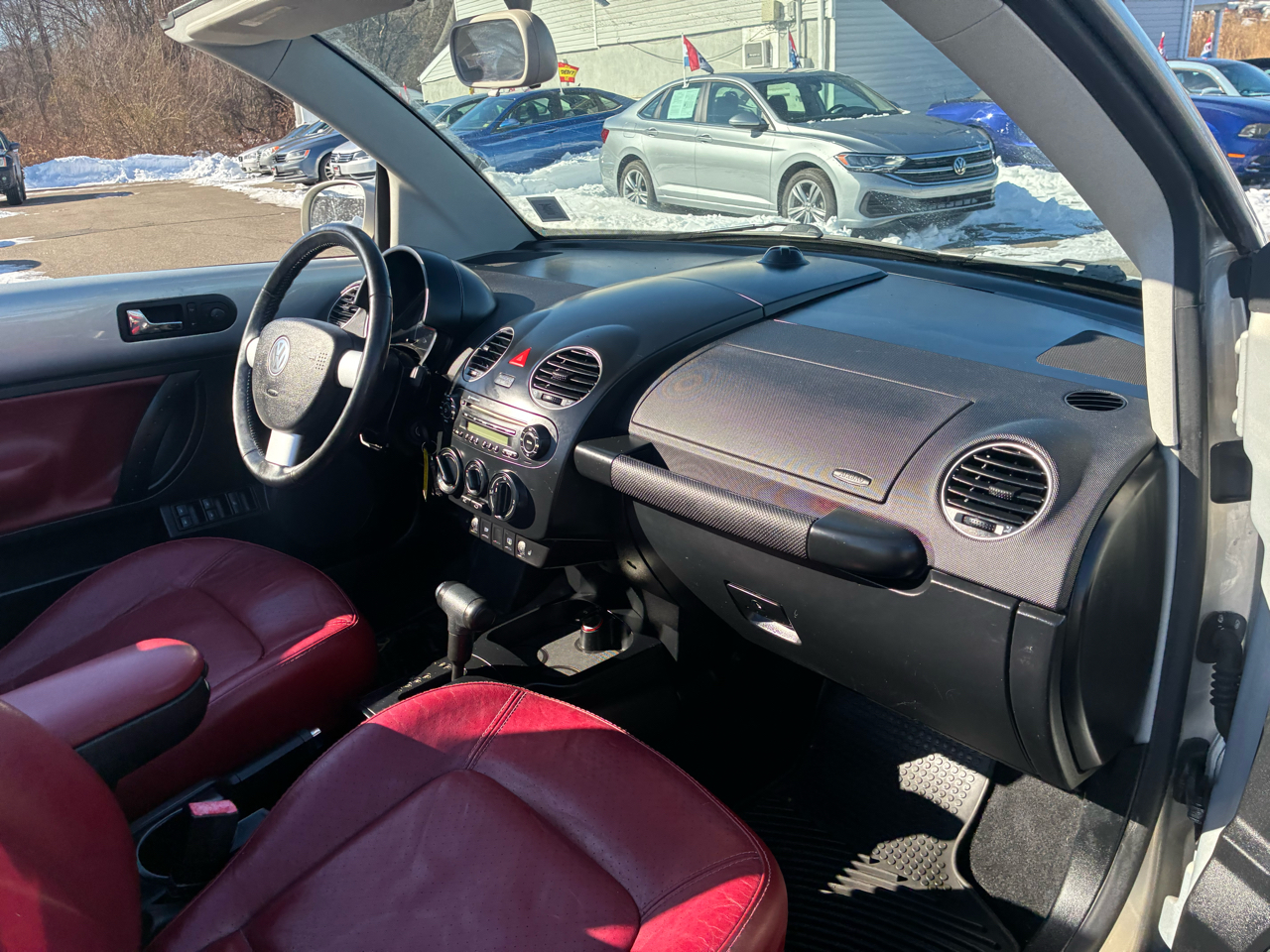 Volkswagen New Beetle S PZEV Convertible 2009