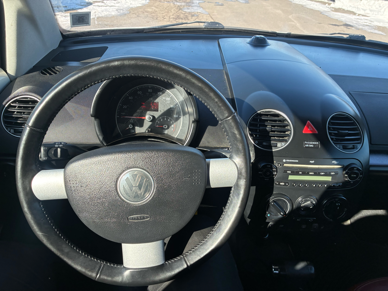 Volkswagen New Beetle S PZEV Convertible 2009