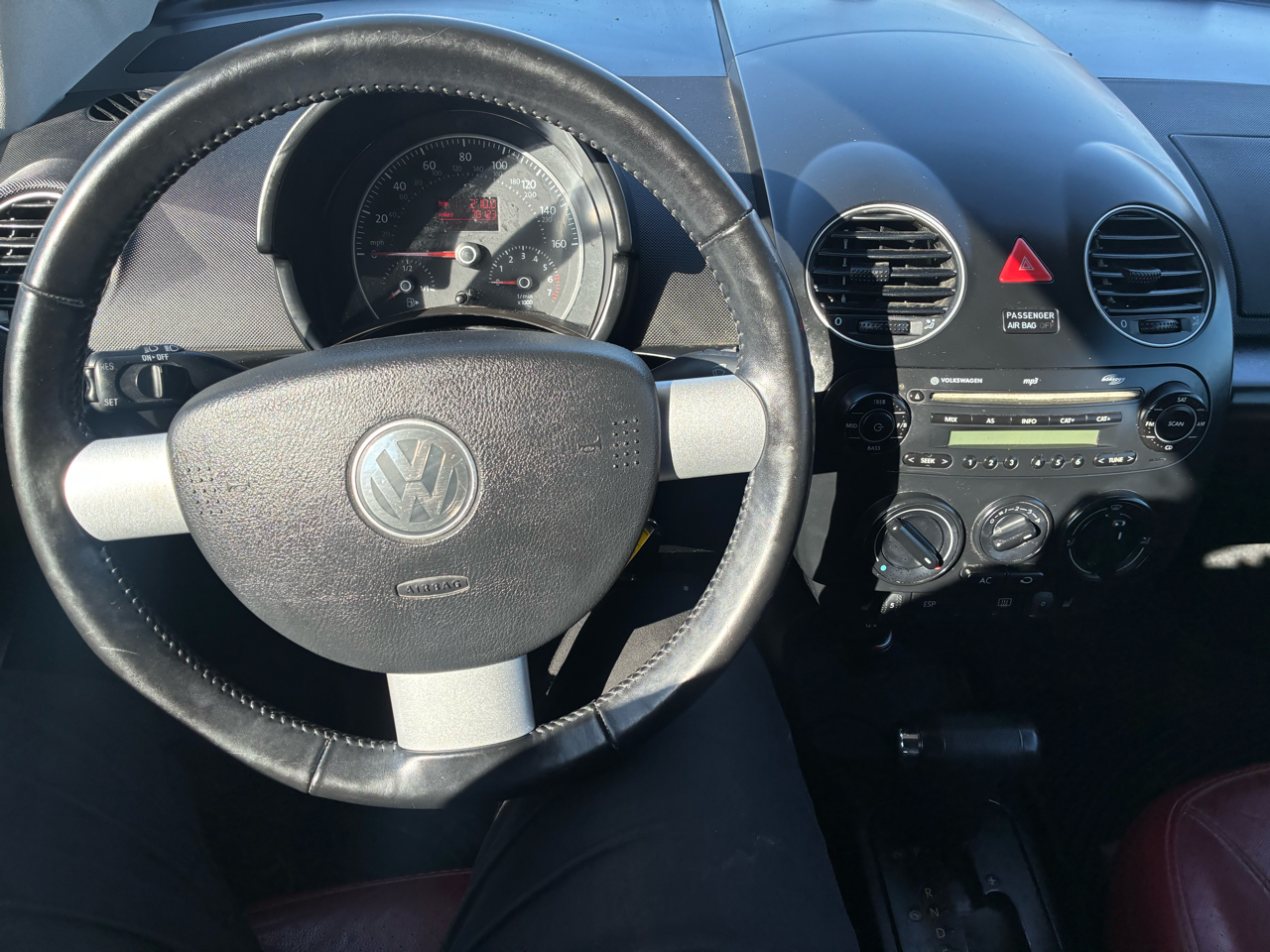 Volkswagen New Beetle S PZEV Convertible 2009