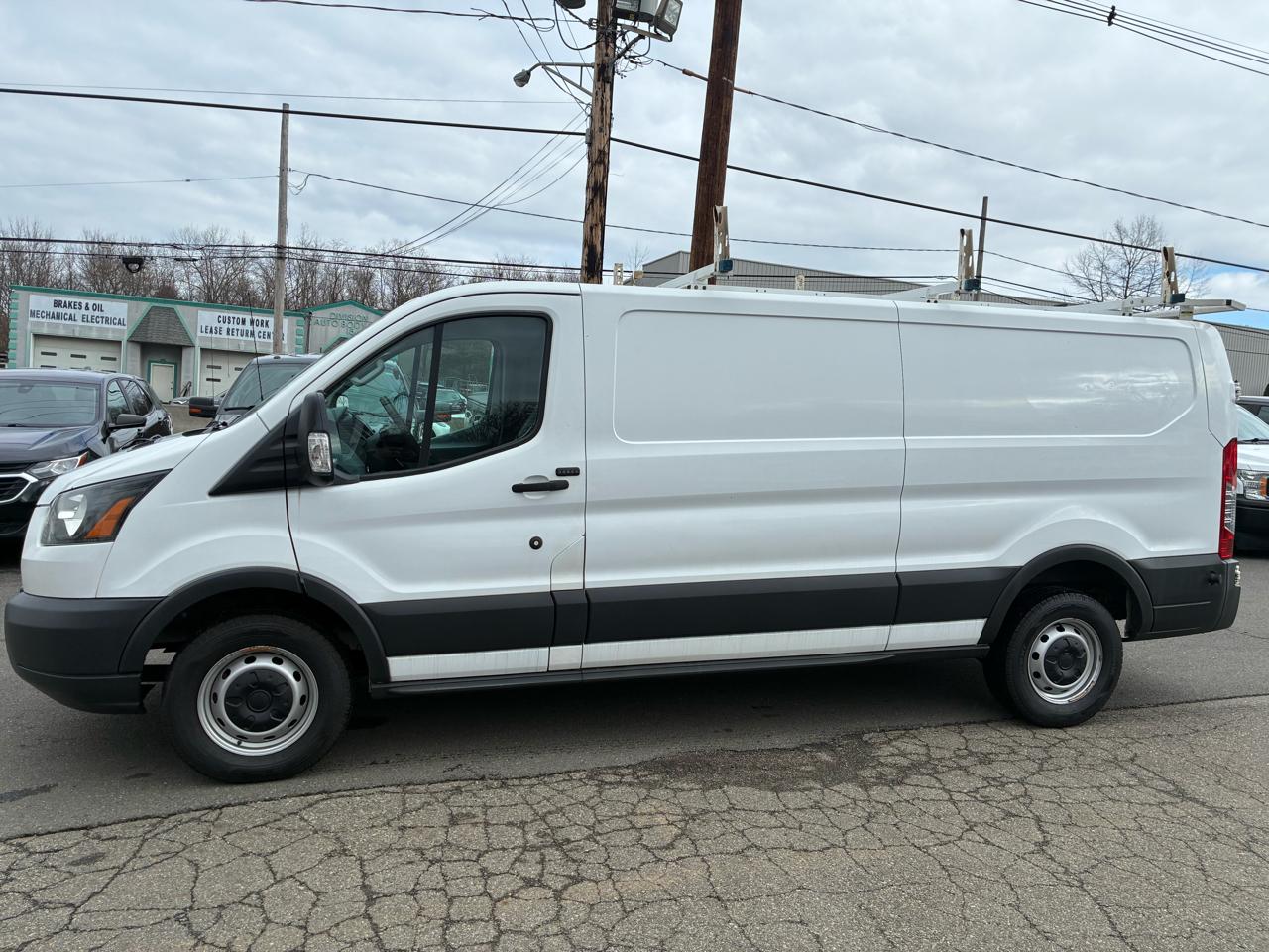 Ford Transit 250 Van Low Roof w/Sliding Pass. 148-in. WB 2017