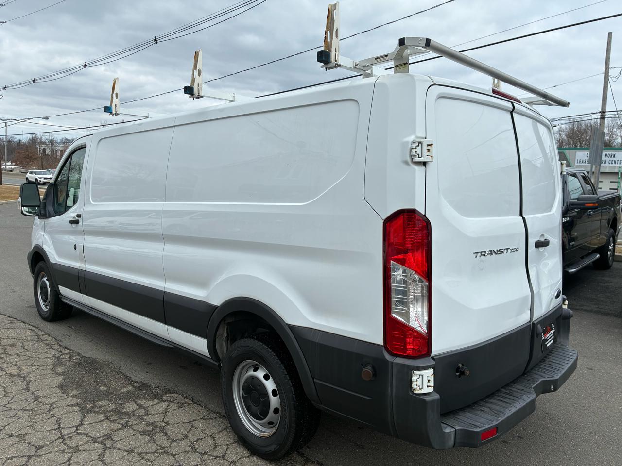 Ford Transit 250 Van Low Roof w/Sliding Pass. 148-in. WB 2017