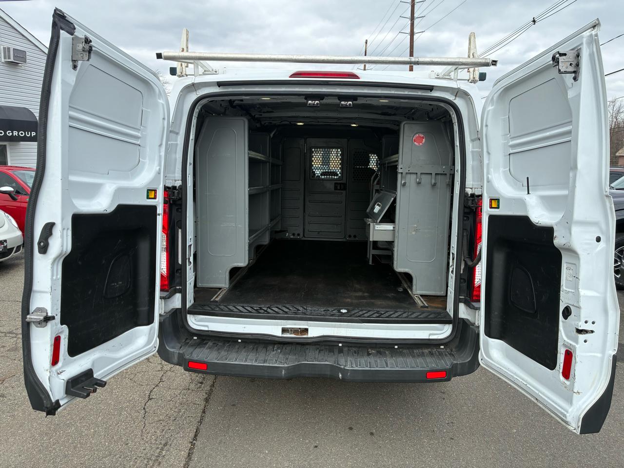 Ford Transit 250 Van Low Roof w/Sliding Pass. 148-in. WB 2017