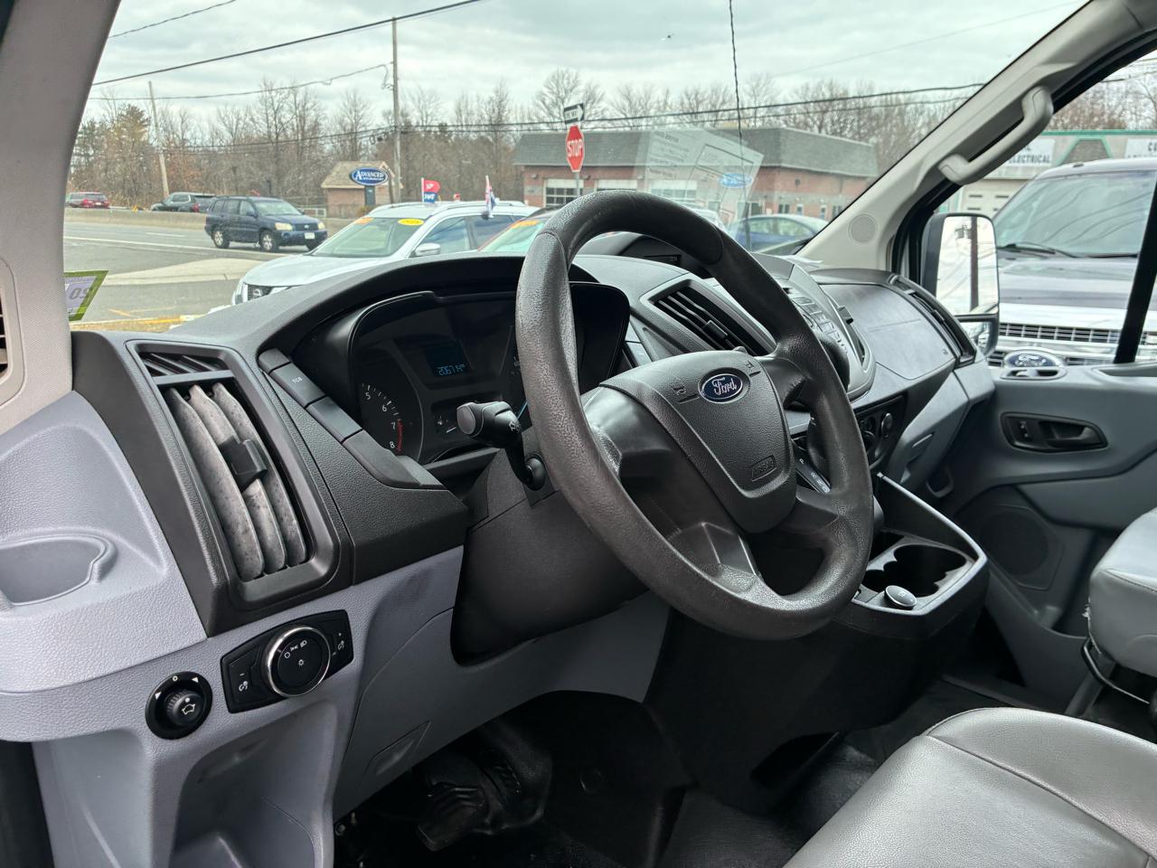 Ford Transit 250 Van Low Roof w/Sliding Pass. 148-in. WB 2017