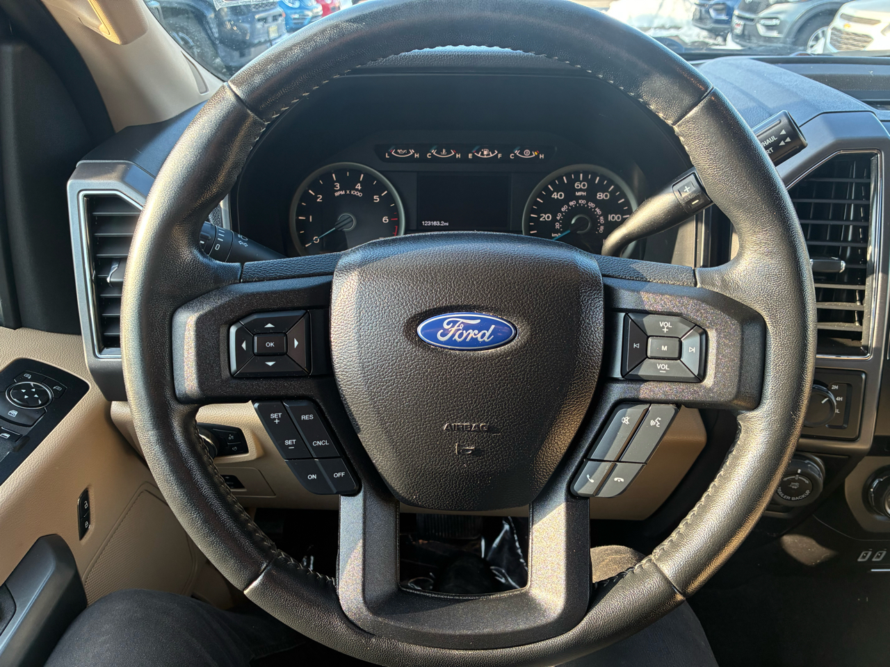 Ford F-150 XLT 4WD 2017