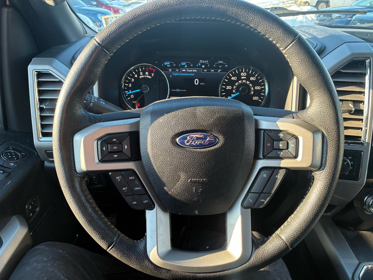 Ford F-150 Lariat 2015