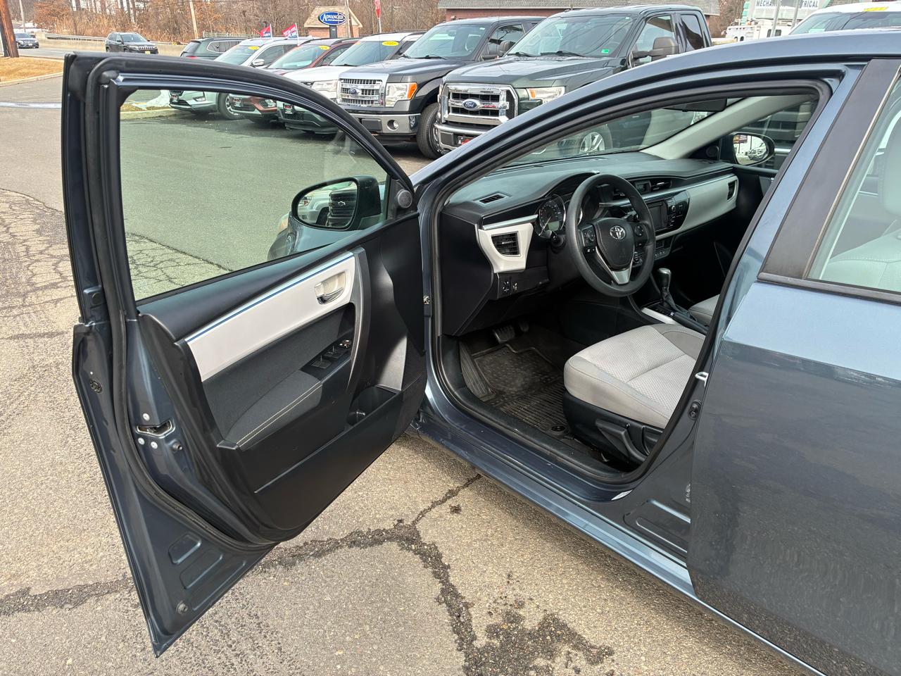 Toyota Corolla LE 2015