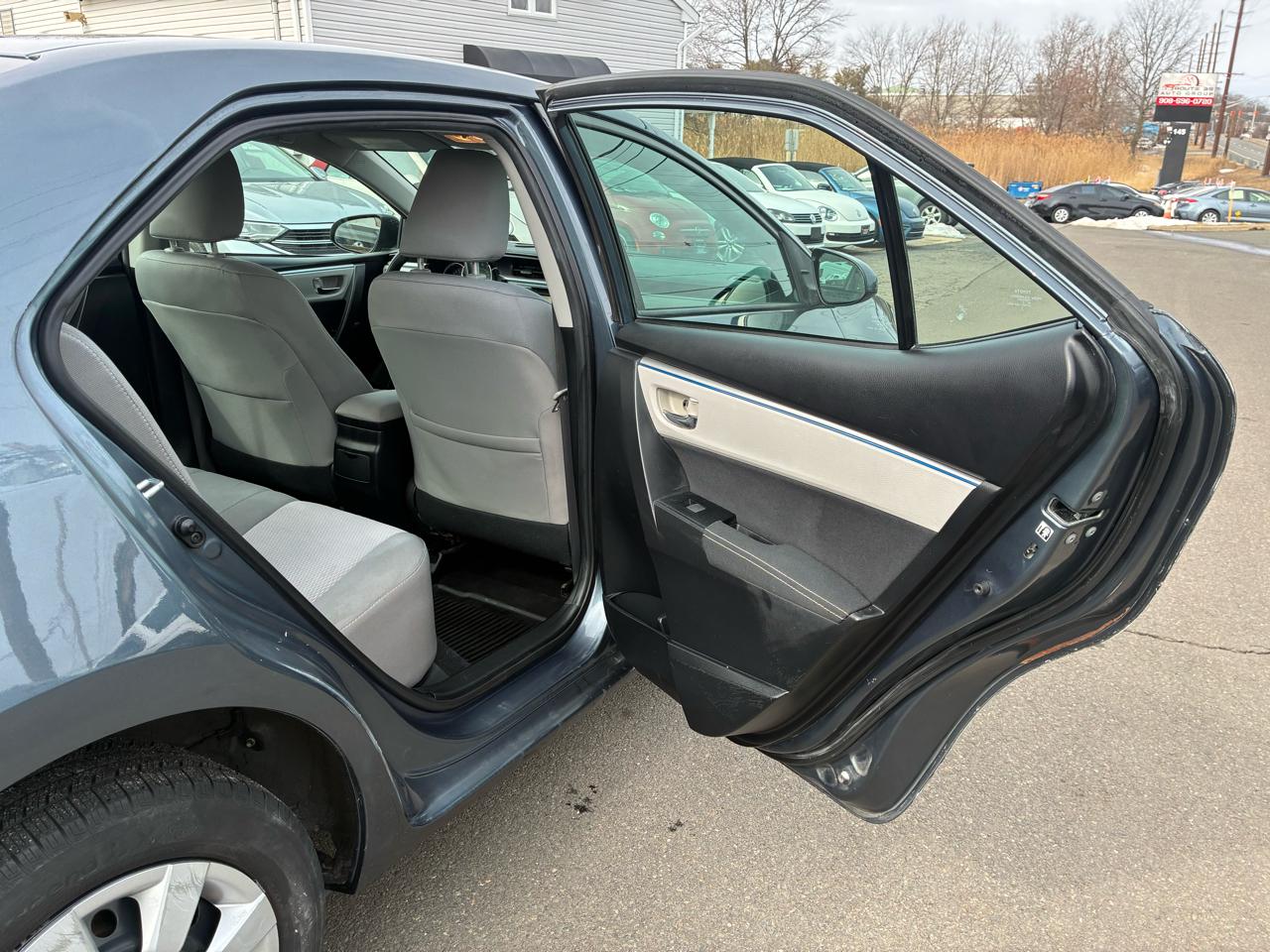 Toyota Corolla LE 2015