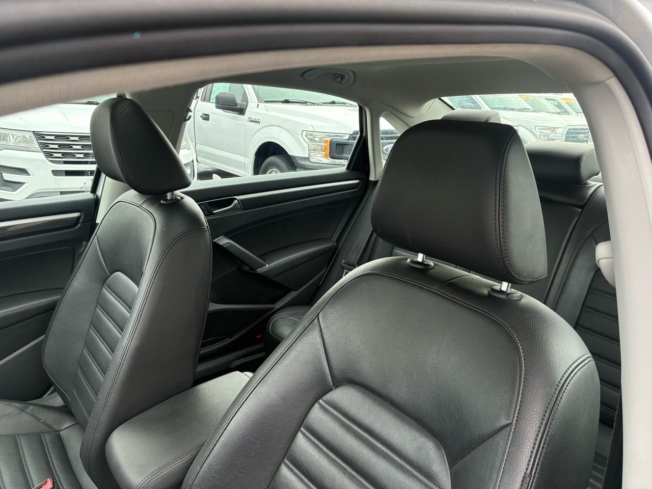 Volkswagen Passat SEL Premium 6A 2017