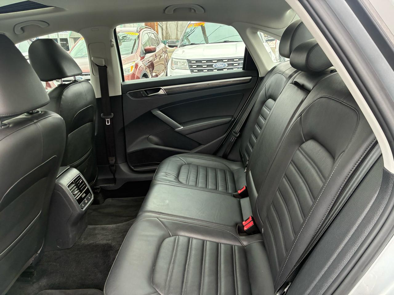 Volkswagen Passat SEL Premium 6A 2017