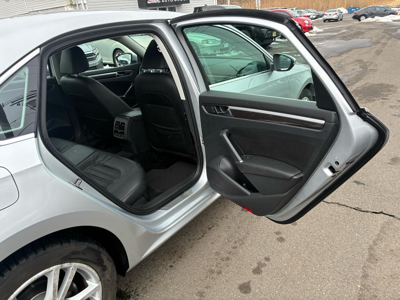 Volkswagen Passat SEL Premium 6A 2017