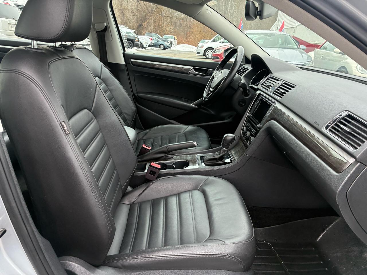 Volkswagen Passat SEL Premium 6A 2017