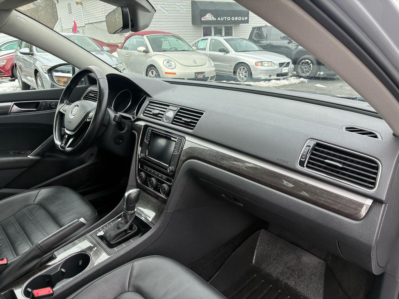 Volkswagen Passat SEL Premium 6A 2017