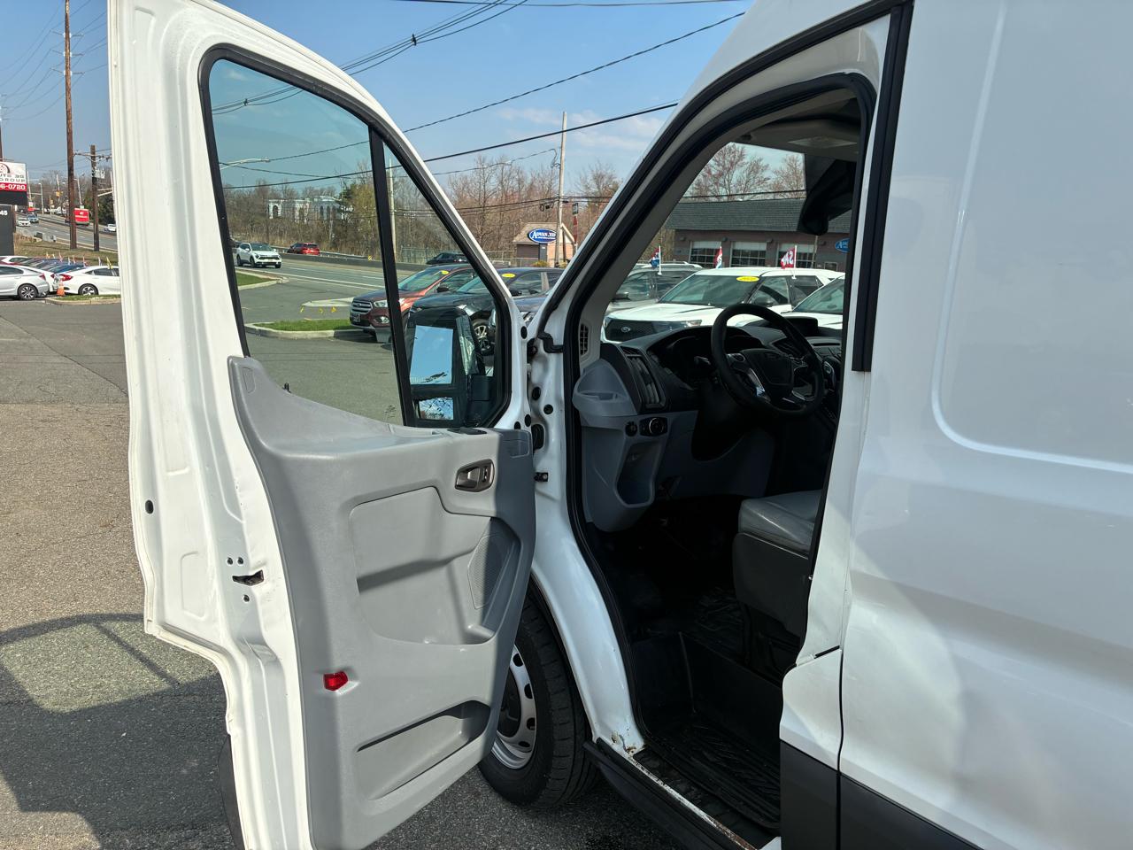 Ford Transit 350 Van High Roof w/Sliding Pass. 148-in. WB EL 2017