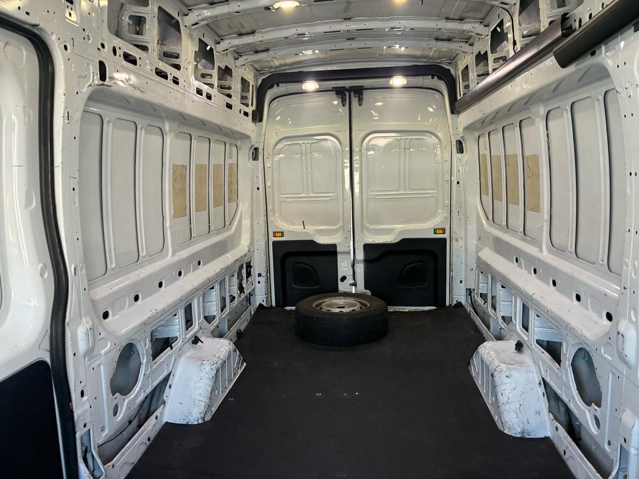 Ford Transit 350 Van High Roof w/Sliding Pass. 148-in. WB EL 2017