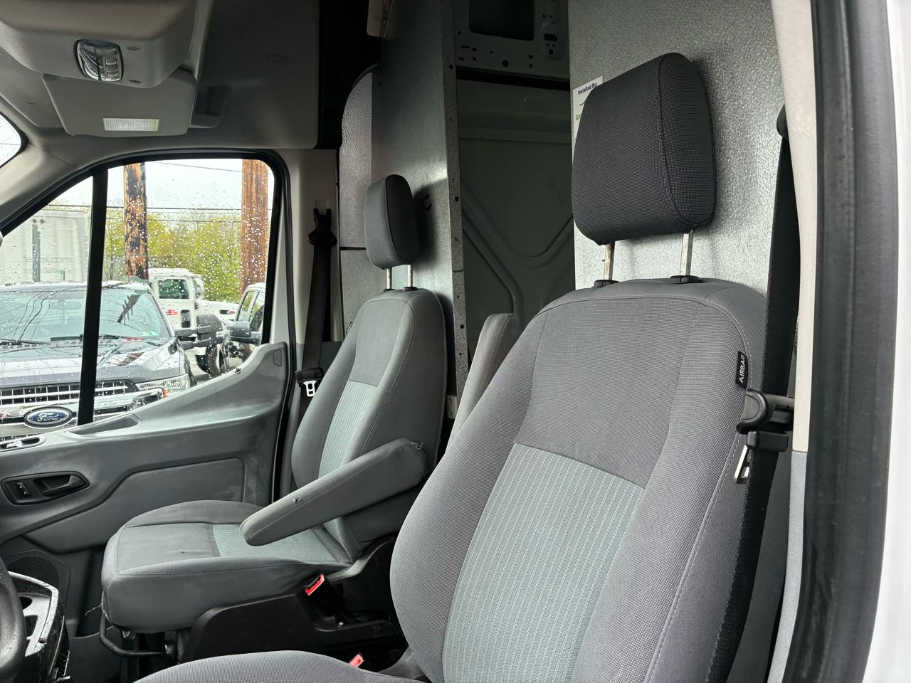 Ford Transit 350 Van High Roof w/Sliding Pass. 148-in. WB 2017