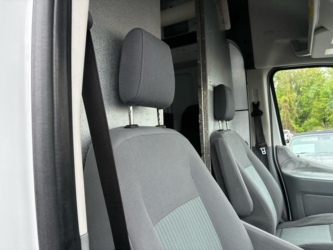 Ford Transit 350 Van High Roof w/Sliding Pass. 148-in. WB 2017