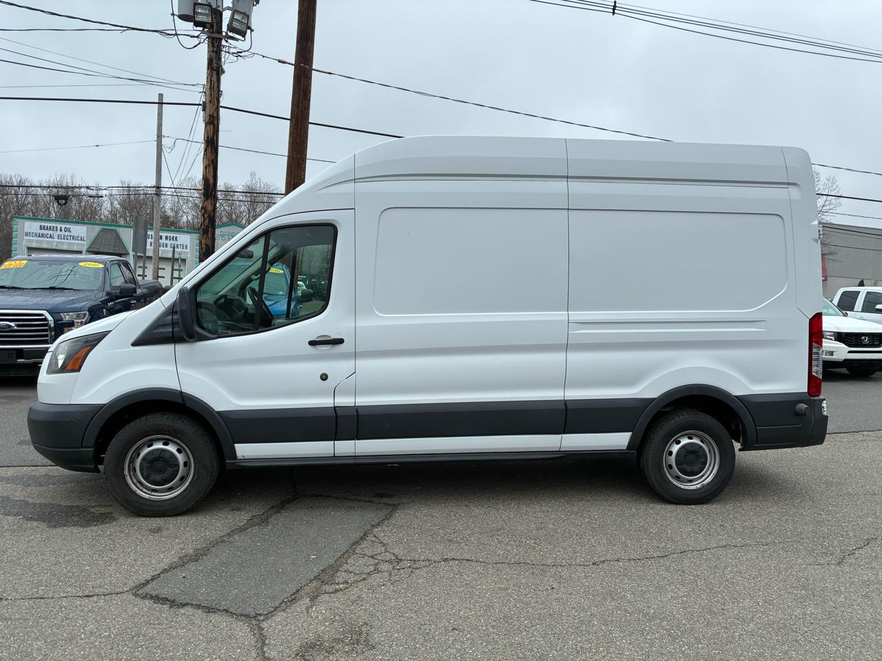 View vehicle photo 2