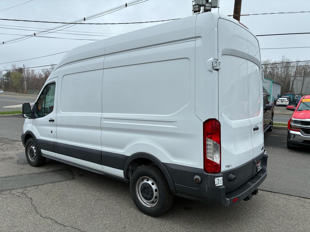 View vehicle photo 3
