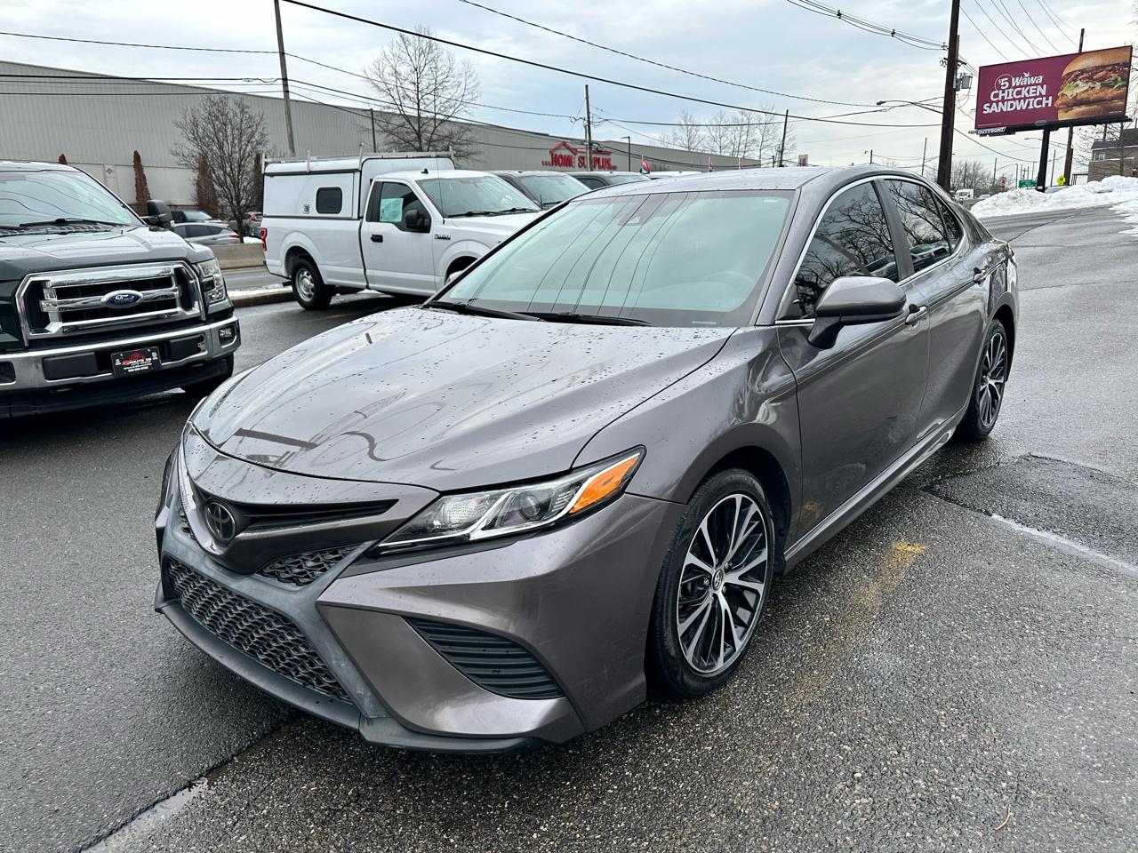 2020 Toyota Camry SE