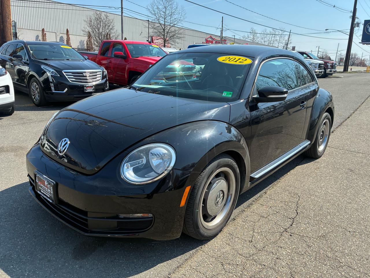 2012 Volkswagen Beetle 2.5L with Sound and Navigation