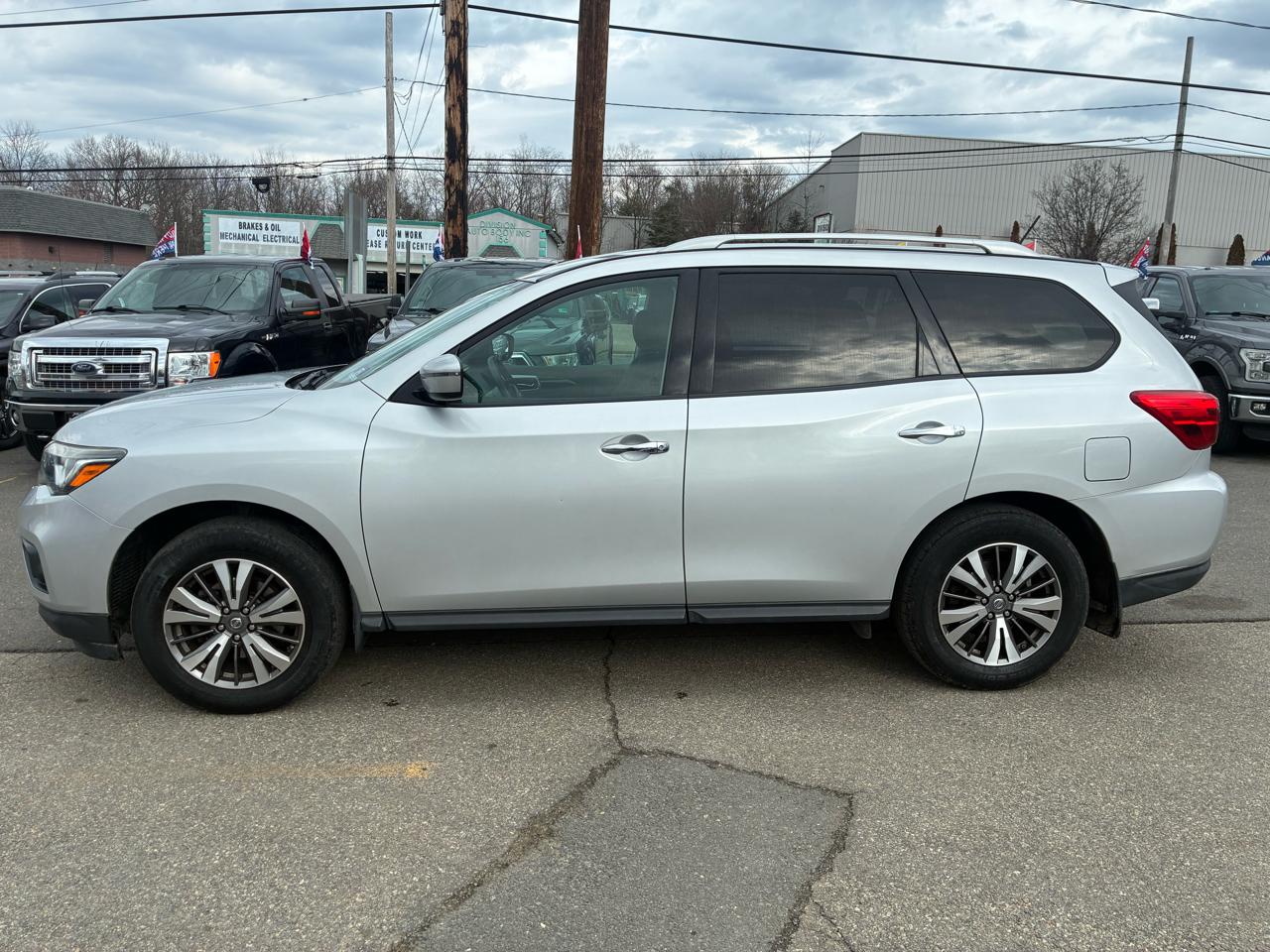 Nissan Pathfinder S 4WD 2017