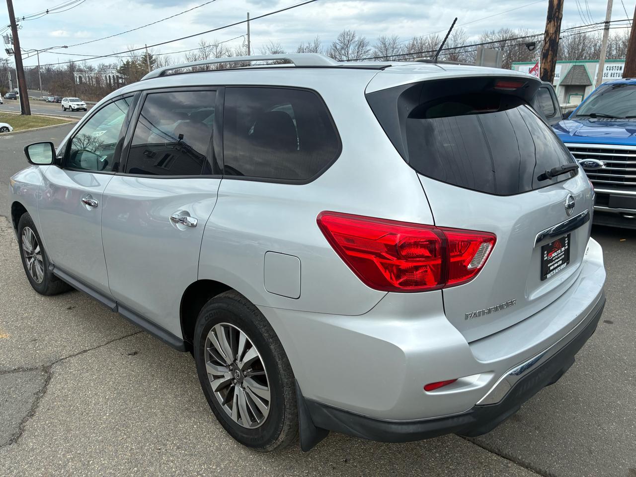 Nissan Pathfinder S 4WD 2017