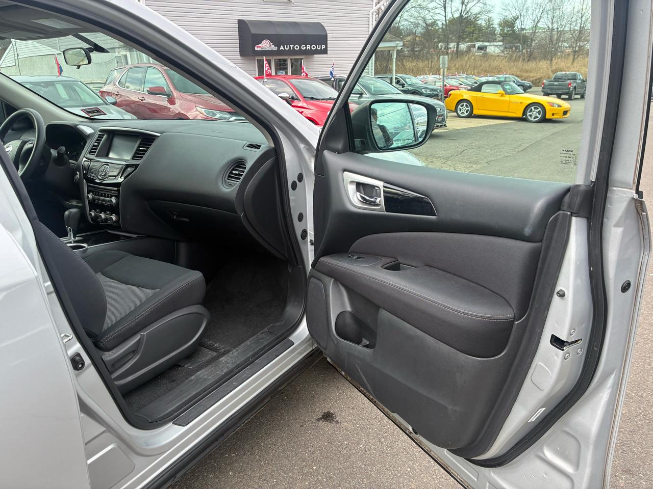 Nissan Pathfinder S 4WD 2017