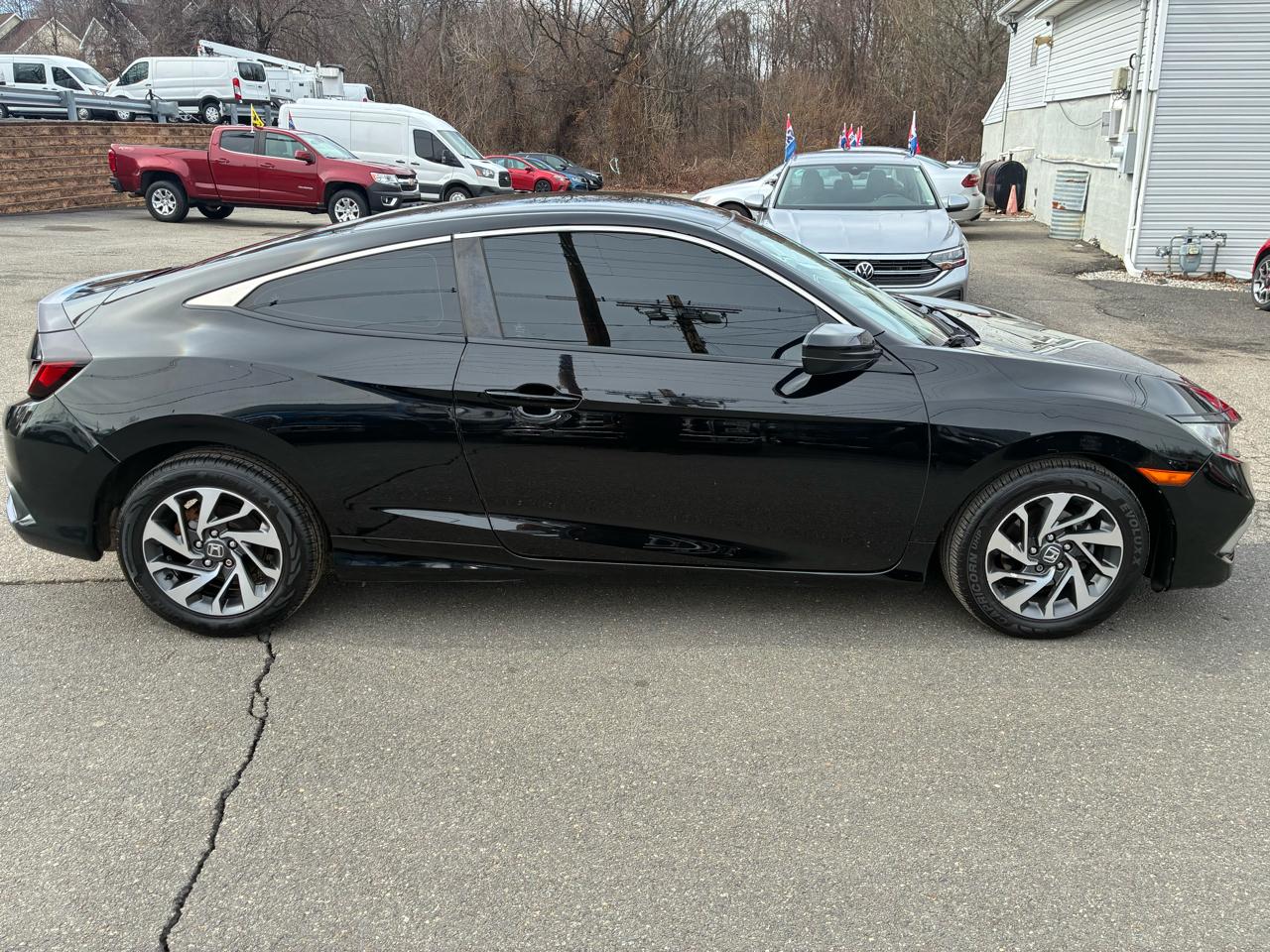 Honda Civic LX Coupe CVT 2019
