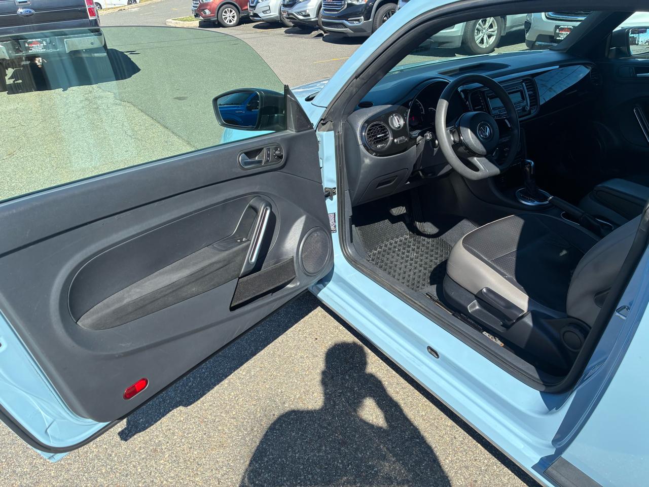 Volkswagen Beetle 1.8T Classic 2015