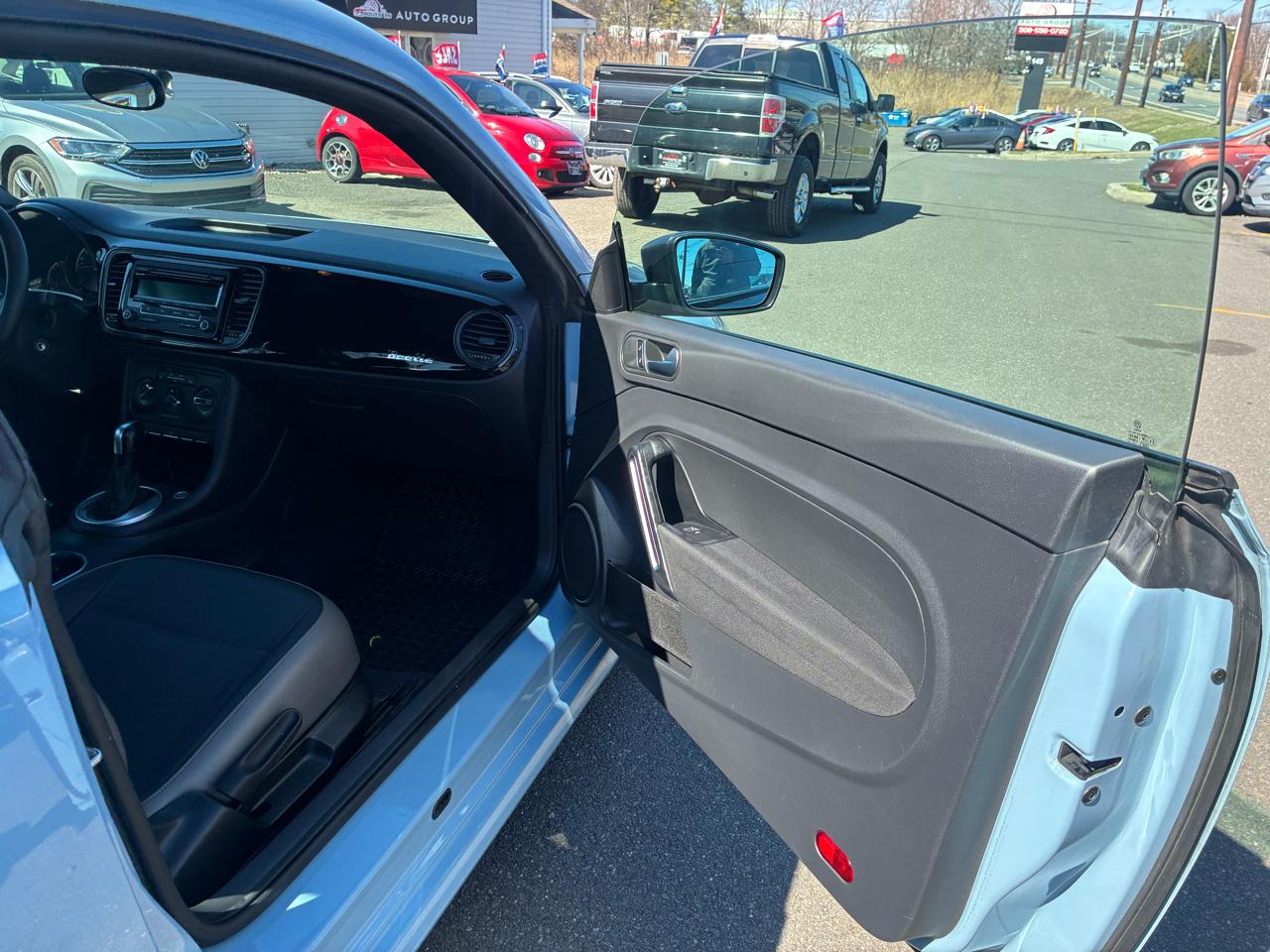 Volkswagen Beetle 1.8T Classic 2015