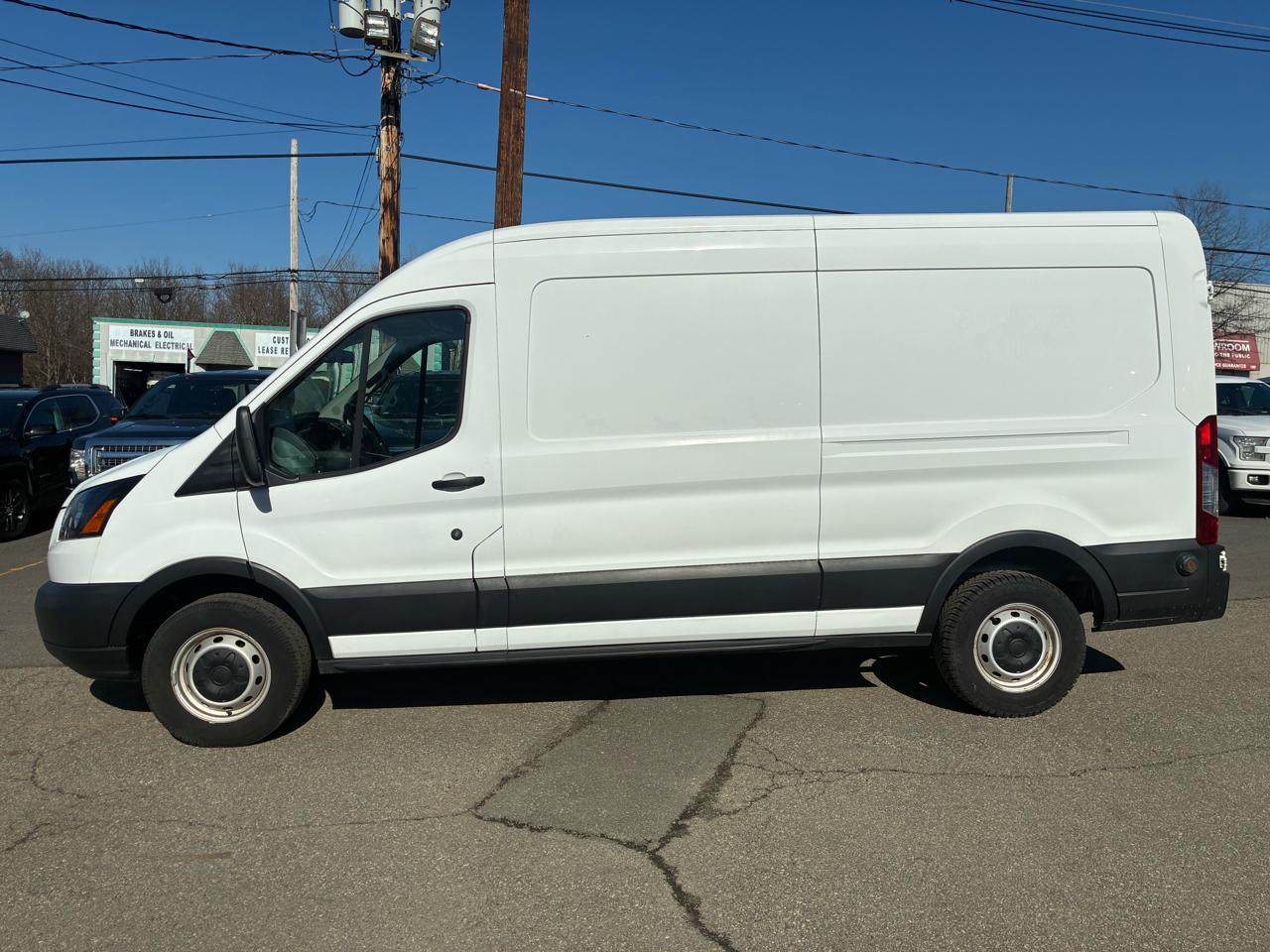 Ford Transit 250 Van Med. Roof w/Sliding Pass. 148-in. WB 2019