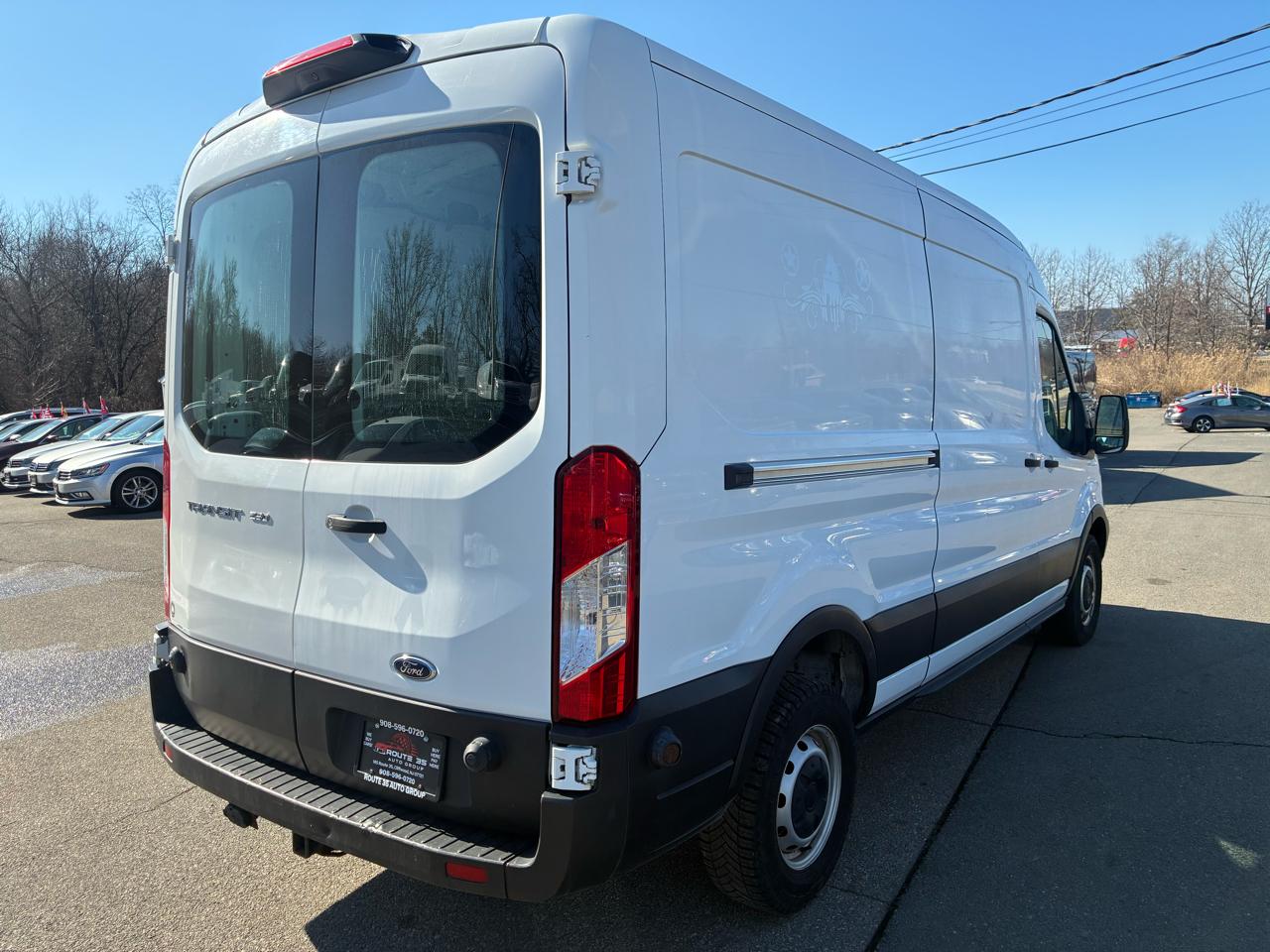Ford Transit 250 Van Med. Roof w/Sliding Pass. 148-in. WB 2019