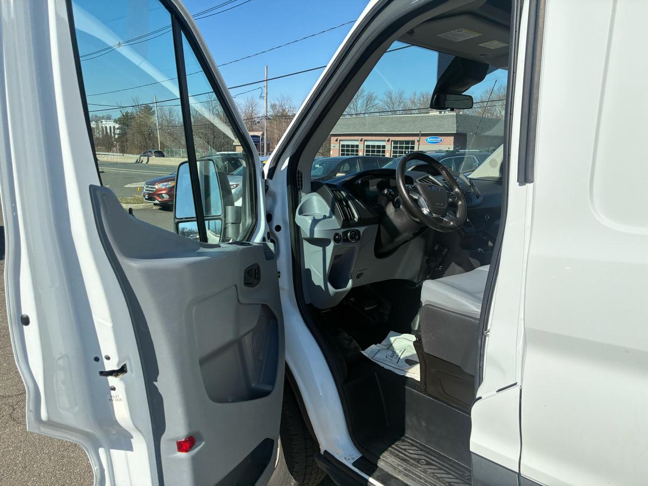 Ford Transit 250 Van Med. Roof w/Sliding Pass. 148-in. WB 2019