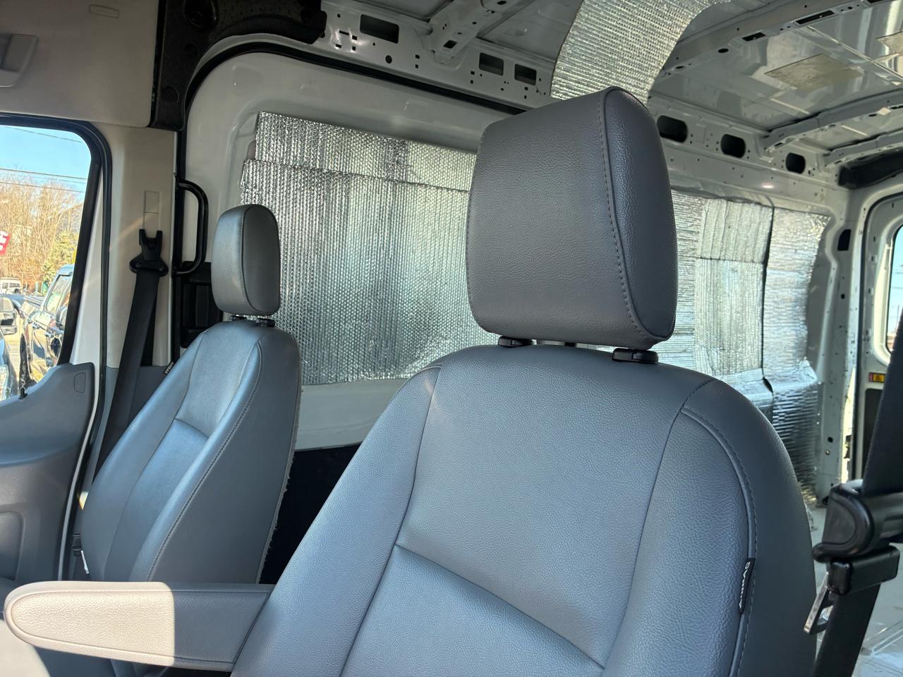 Ford Transit 250 Van Med. Roof w/Sliding Pass. 148-in. WB 2019