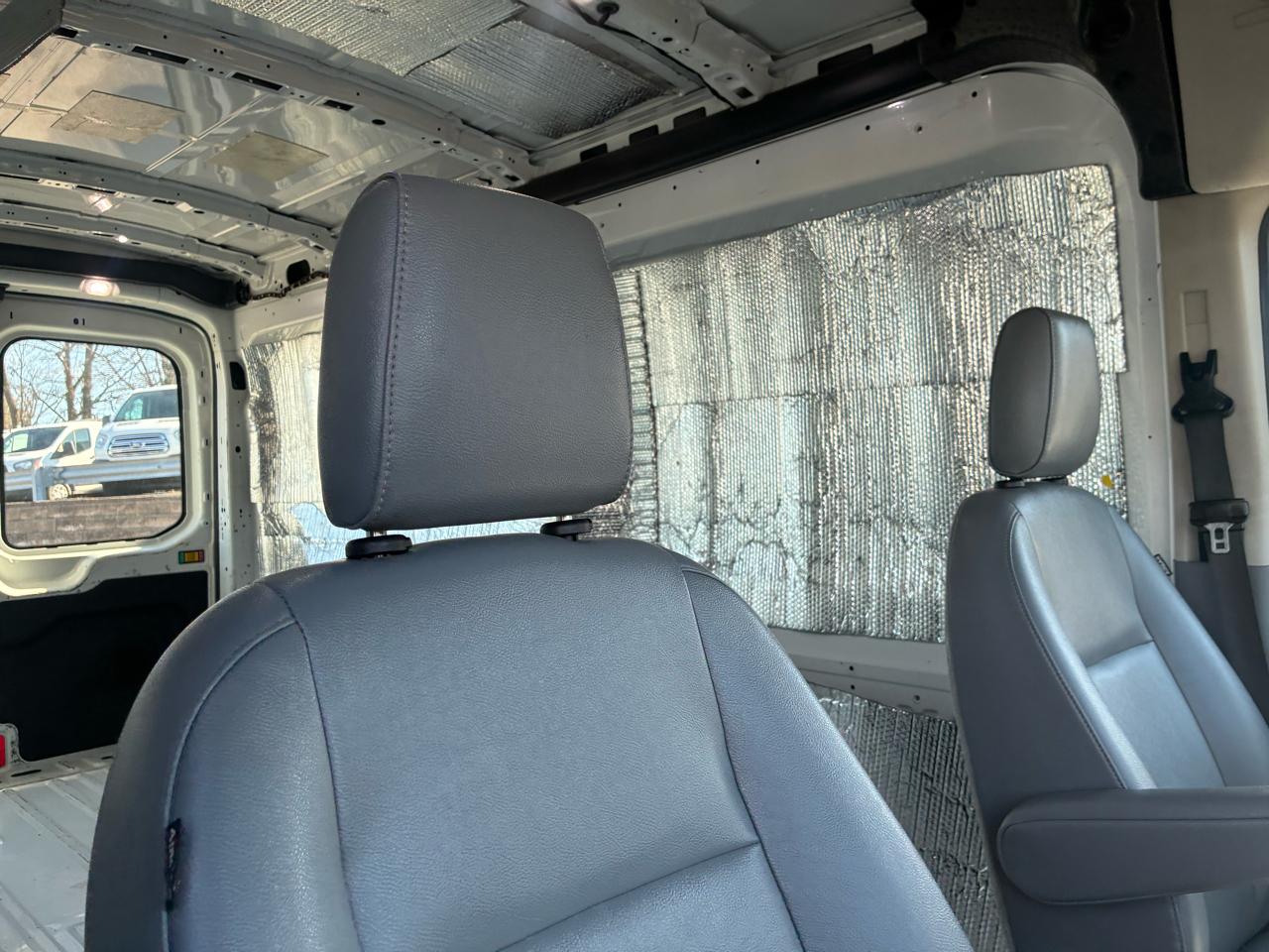 Ford Transit 250 Van Med. Roof w/Sliding Pass. 148-in. WB 2019