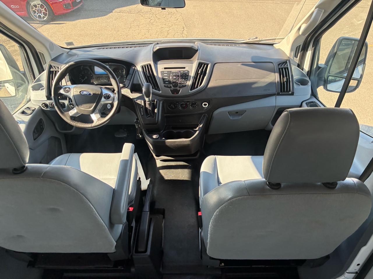 Ford Transit 250 Van Med. Roof w/Sliding Pass. 148-in. WB 2019