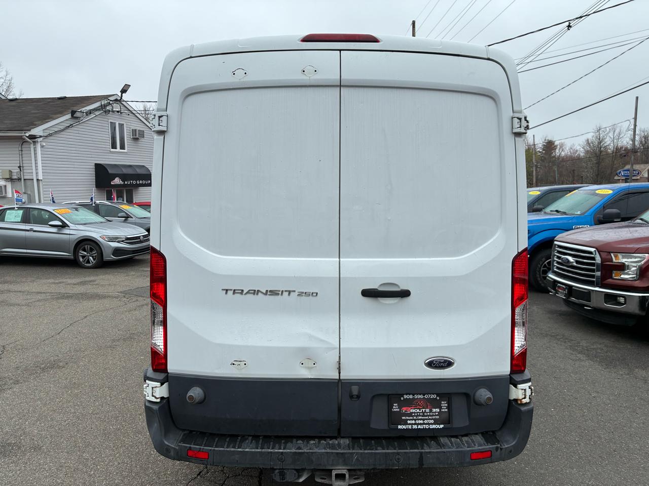 Ford Transit 250 Van Med. Roof w/Sliding Pass. 148-in. WB 2015